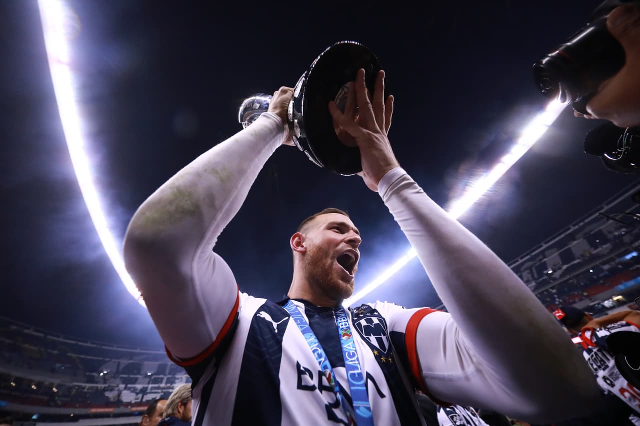 Piden Puskas para Funes Mori y Holanda 'resucita' a Janssen