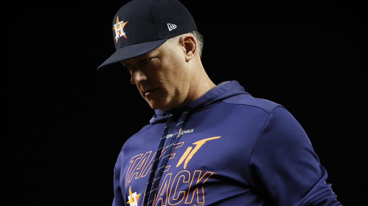 Suspensiones y multas a cúpula de Astros por robo de señales