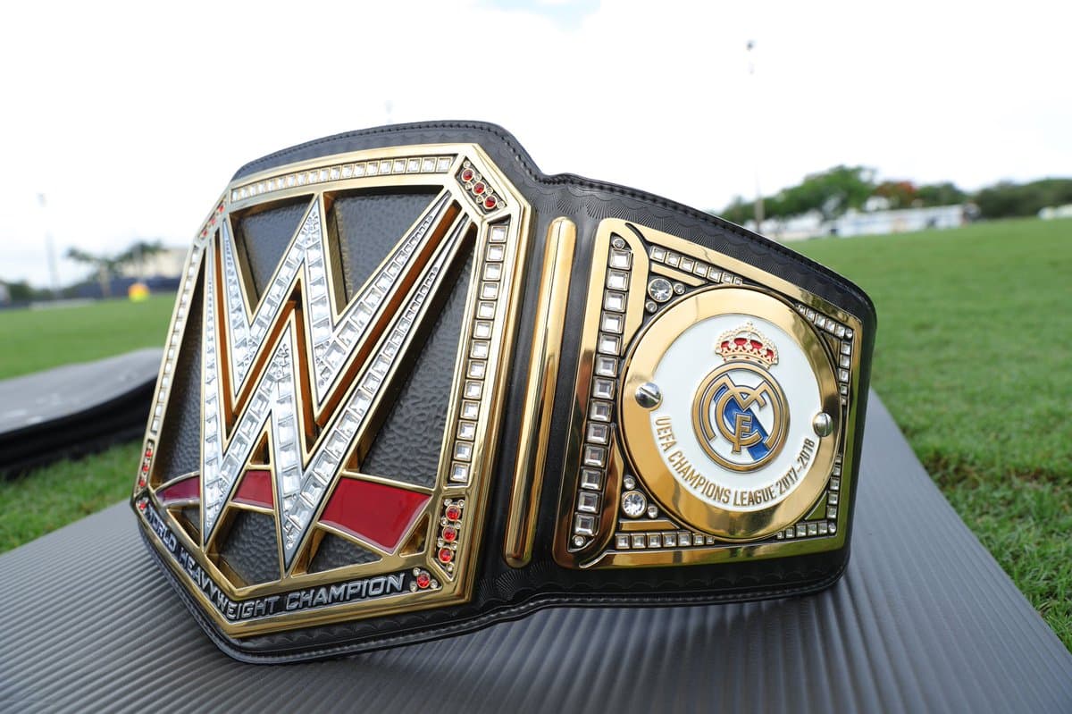 Real Madrid es galardonado con el cinturón de campeón de WWE