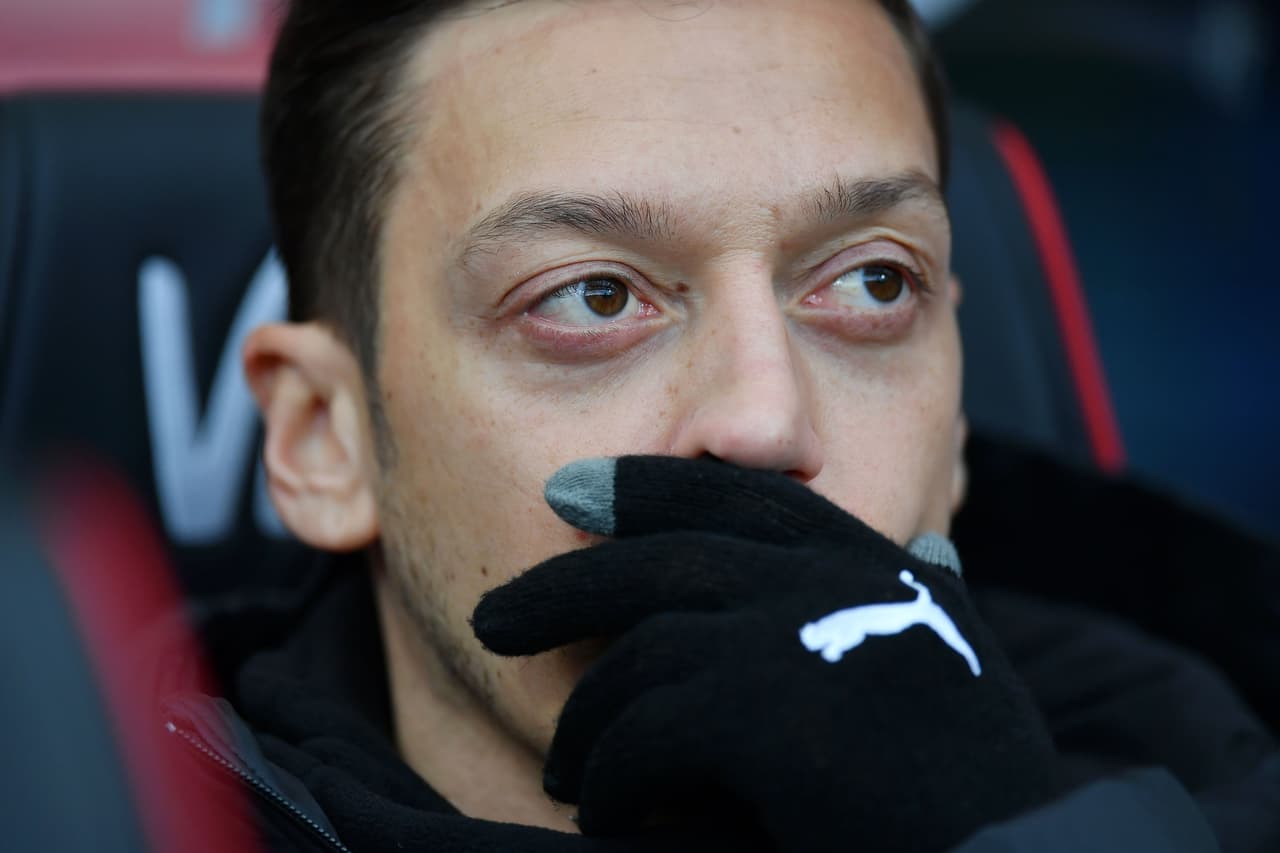 Arsenal buscaría darle salida a Mesut Ozil en medio de la poca actividad que tiene frente a su alto salario y lo haría por 28 millones de euros a Inter de Milán, interesado en sus servicios.