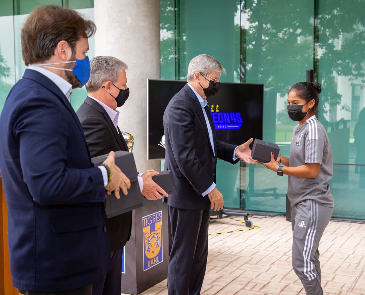 CEMEX reconoce la excelencia deportiva de Tigres Femenil