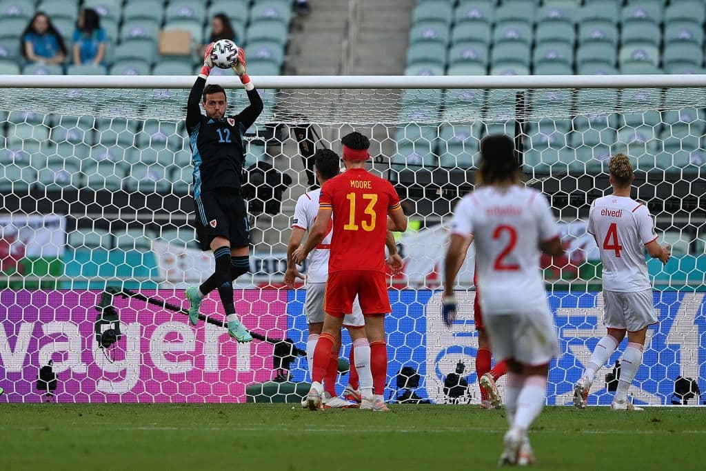 Las anotaciones de Breel Embolo y Kieffer Moore nos regalan el primer empate del torneo entre Suiza y Gales.