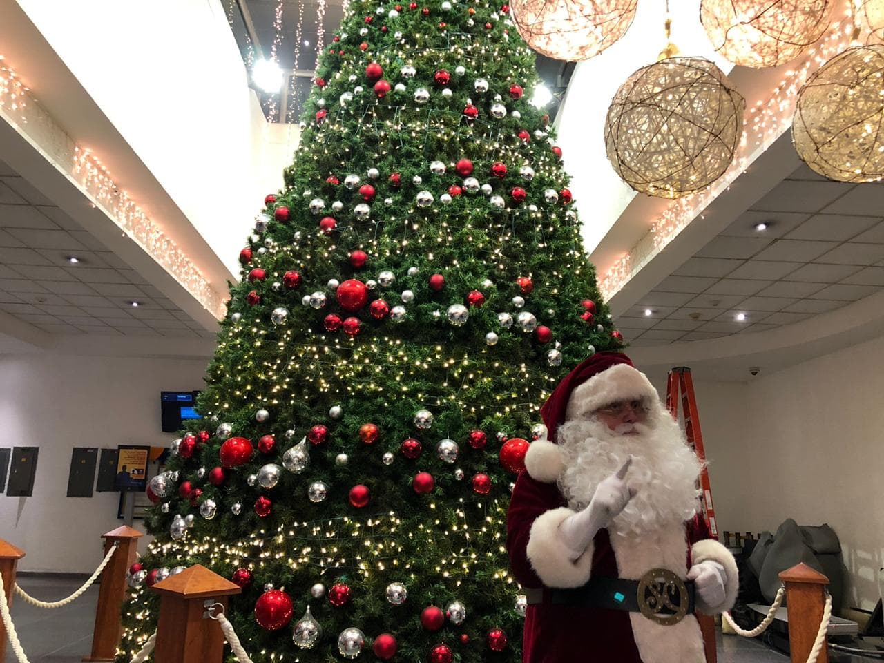 Entre bromas, risas y muchas peticiones recibimos una visita muy especial.