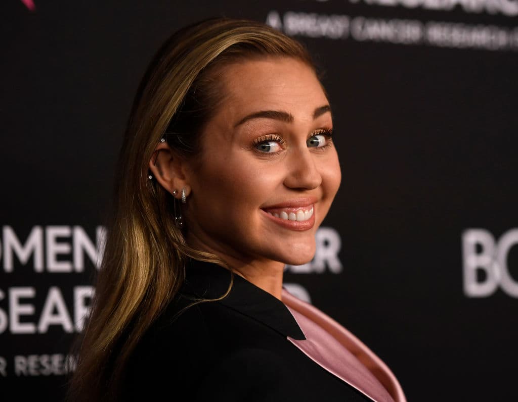 El juego y la confesión formaron parte de la entrevista de Miley con la emisora Heart.