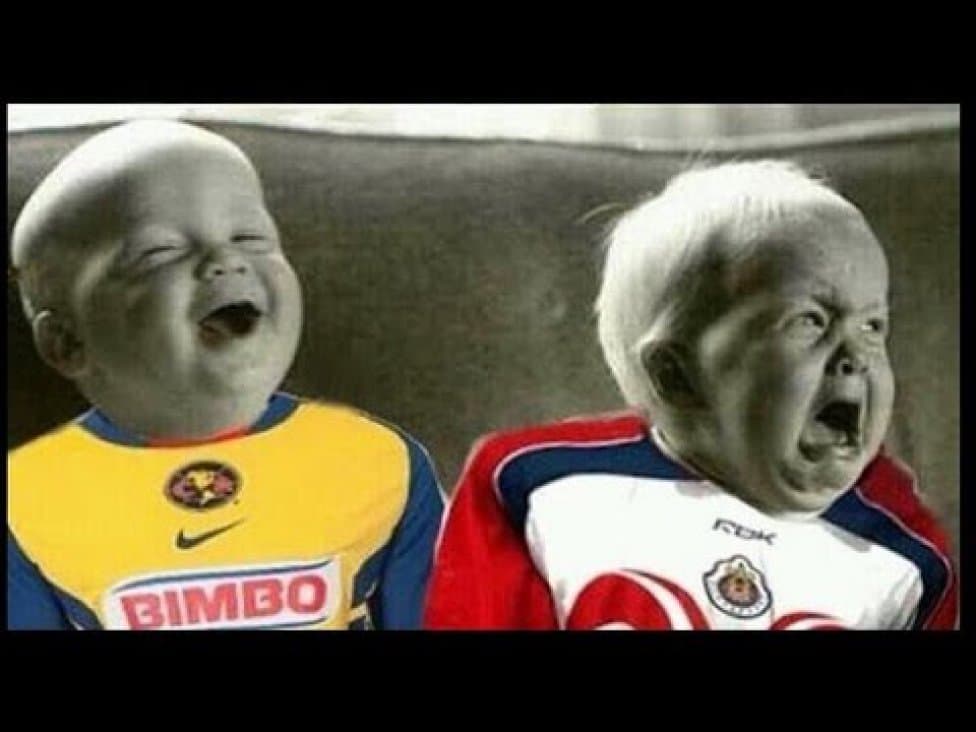 Las redes sociales se dieron un banquete con el clásico del fútbol mexicano y criticaron fuerte el error del portero de Necaxa.