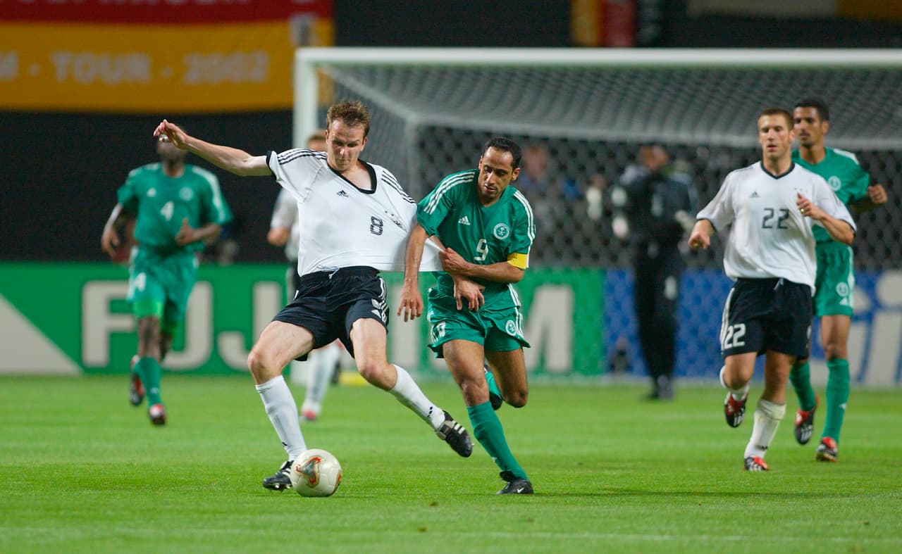 <h3 class="cms-H3-H3">4. Japón / Corea del Sur 2002: Alemania 8 - Arabia Saudita 0</h3>
<br>
<br>En el primer mundial que se celebró en Asia, Corea del Sur-Japón 2002, la
<i>Mannschaft</i> derrotó al equipo de Arabia Saudita por 8 goles a 0. Unos 20 años después, el panorama es distinto. La selección alemana cayó en su debut en Catar frente a Japón mientras que
<a href="https://www.univision.com/noticias/trending/herve-renard-arabia-saudita-argentina-copa-del-mundo-qatar-2022" target="_blank">Arabia Saudita derrotó a Argentina</a>.
<br>