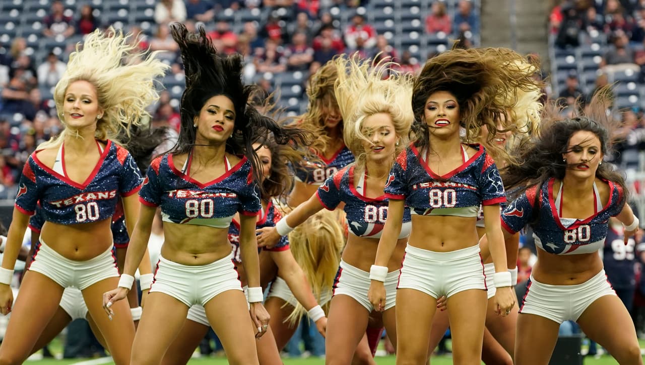 Disfruta de las mejores imágenes de las porristas en la Semana 11 de la NFL.