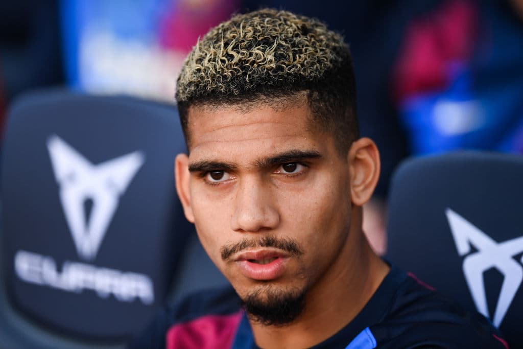 Ronald Araujo, gran ausente en la convocatoria del Barcelona ante el Napoli