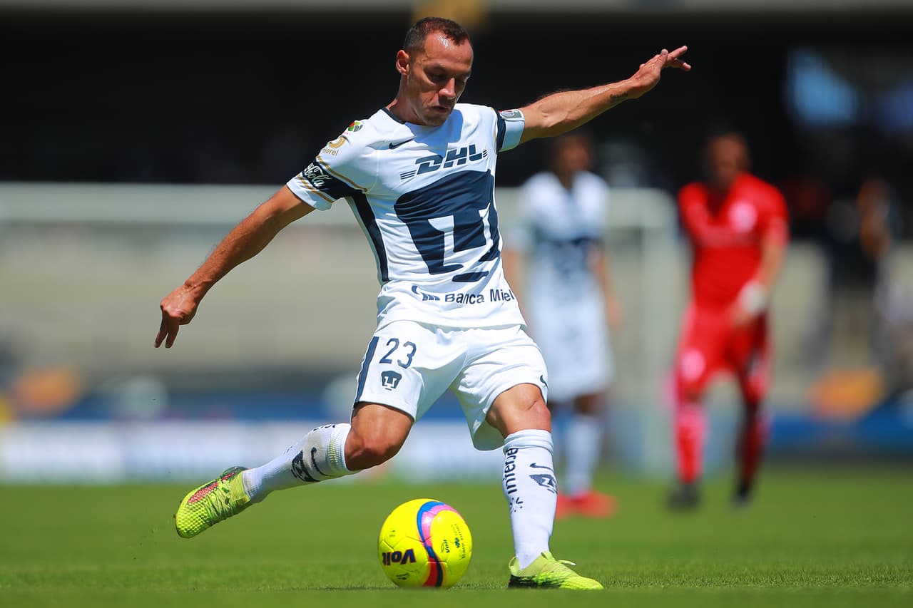 “Que deba permanecer en casa como un esclavo dejando de hacer lo que me apetece, que deba quedarme en casa para no ser contagiado y a la vez no contagiar a los demás. ¿En qué mundo creen ustedes que estamos viviendo?", recalcó el sudamericano.