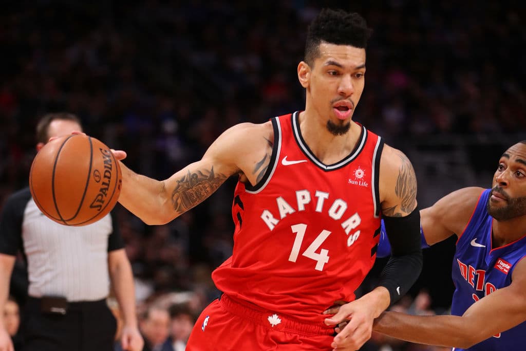 <b>TORONTO 107-112 DETROIT</b>. Los Pistons (31-31) por fin pudieron emparejar sus números en ganados y perdidos al vencer en Little Caesars Pizza Arena a los Raptors (46-18) en juego que se fue a tiempo extra.