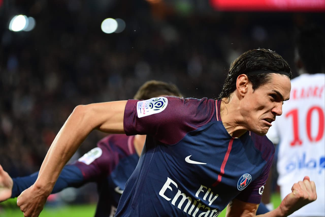 Cavani es un goleador que promedia casi un tanto por partido, uno de los mejores de Europa.