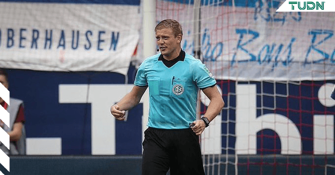 Holstein Kiel sufre el penal más insólito de la historia