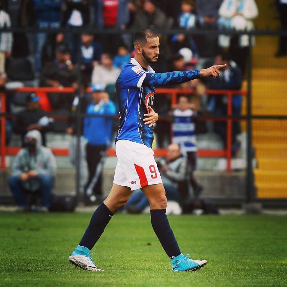 El paraguayo Carlos González, al servicio de Huachipato de Chile, habría firmado con Necaxa por tres años y llegaría a México durante la próxima semana.