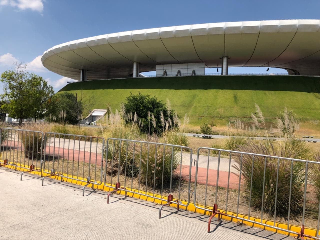 Fans de Chivas se enteraron de puerta cerrada en pleno estadio