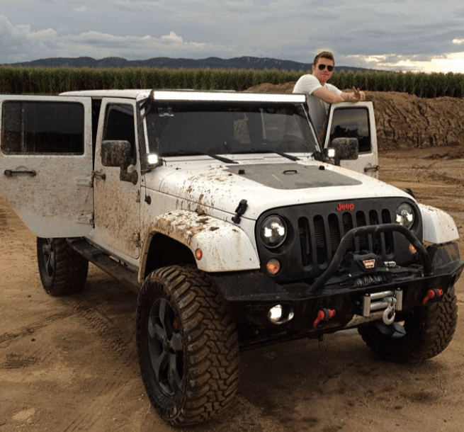 Aunque no es el coche más costoso de su colección (supera los 40,000 dólares), esta hermosa Jeep Wrangler Unlimited Rubicon también es una consendita del boxeador.