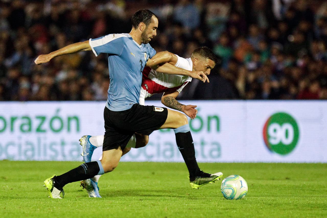 Con gol de Brian Rodríguez al minuto 17, Uruguay vence en casa a Perú.