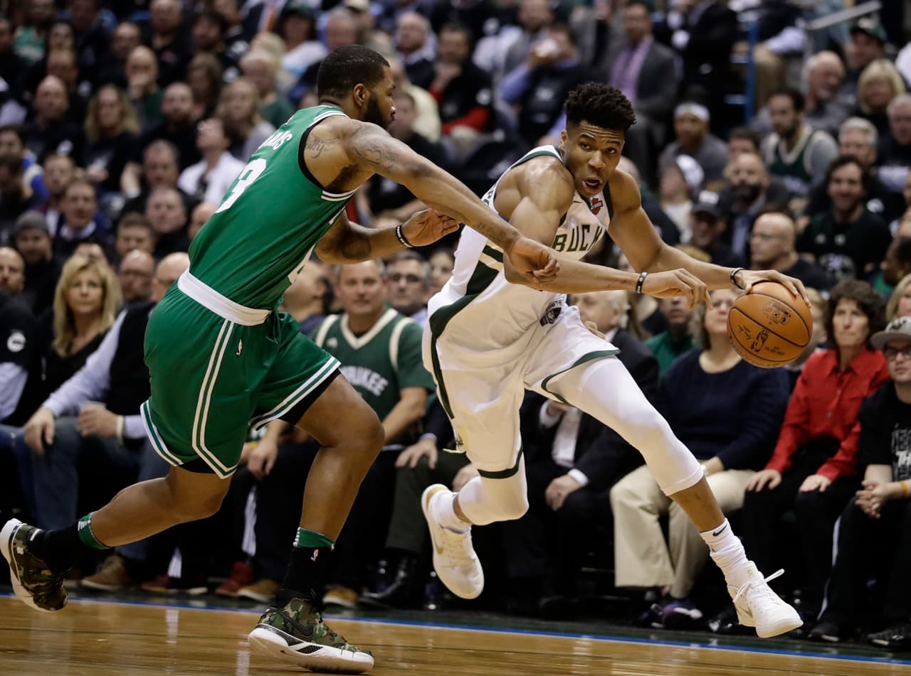 Por su parte, Giannis Antetokounmpo era el hombre más peligroso de los Bucks en la ofensiva.