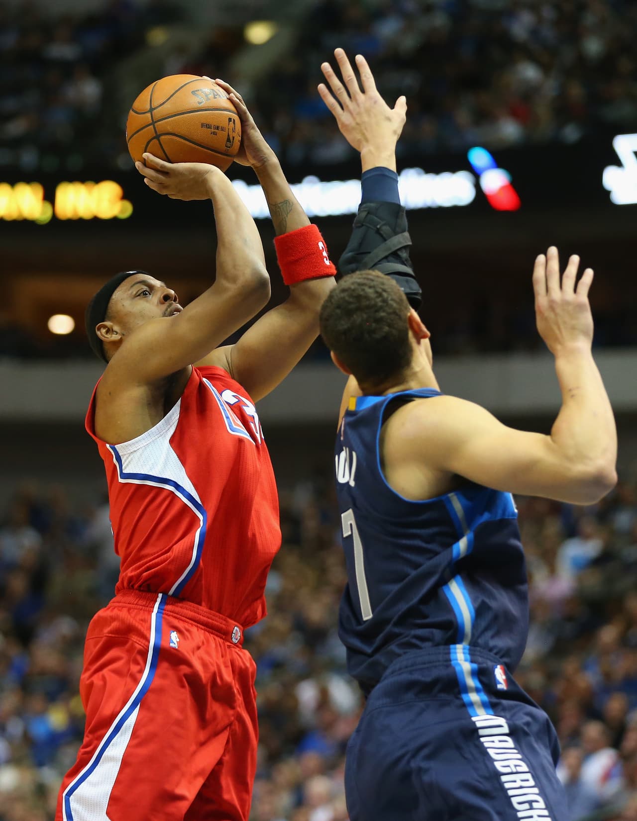 Dallas venció 118 a 108 a Los Angeles en un partidazo donde brilló Dirk Nowitzki