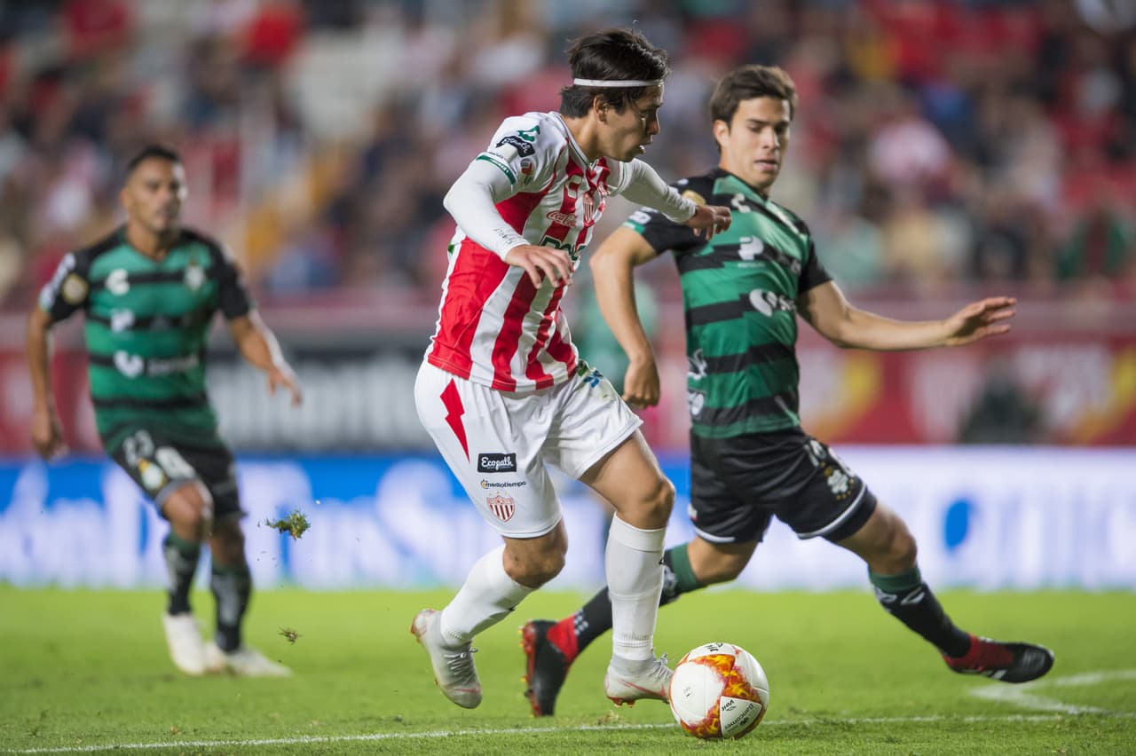 <b>Volante:</b> Víctor Davila (Necaxa, 64)
