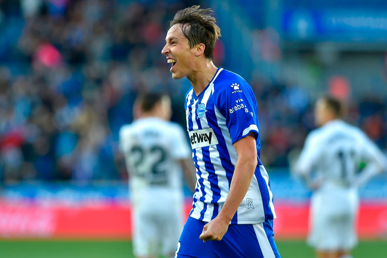 En una jugada similar, el mediocampista de 31 años puso en ventaja definitiva al Alavés.