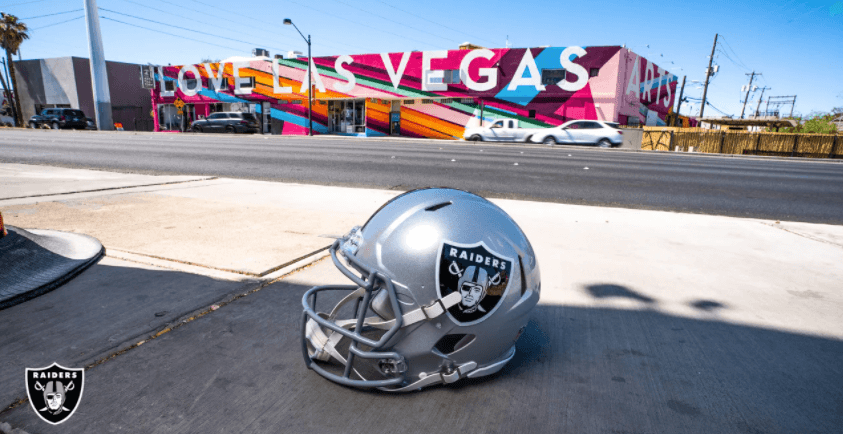 Una fábrica muy colorida en el distrito The Arts, no esperábamos menos.