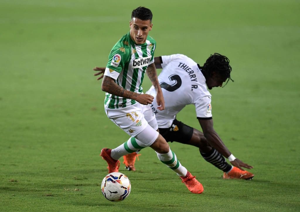 El tanto fue anulado por fuera de lugar.