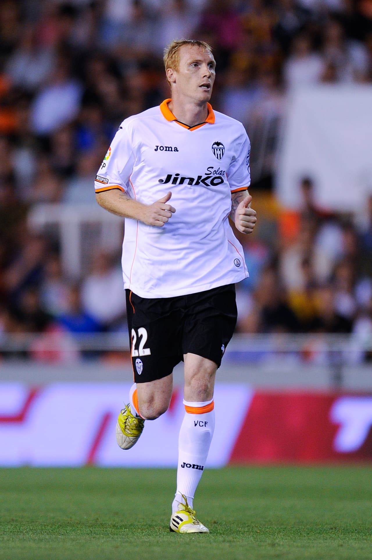 Carles Puyol dejó la disciplina blaugrana entre 2013 y 2014 y el primer fichaje para tapar su hueco llegó desde Valencia.