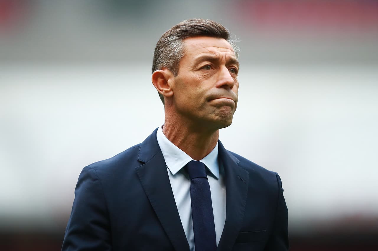 Caixinha fue amonestado por reclamar y a punto estuvo de irse