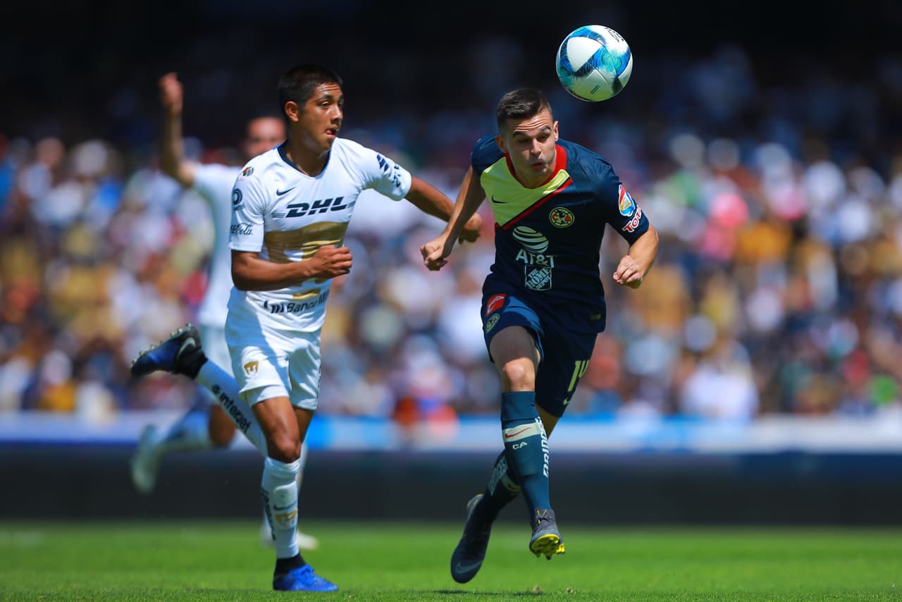 Am´érica mejoró en el segundo tiempo con el ingreso del colombiano Nicolás Benedetti (derecha) y estuvo cerca del empate.