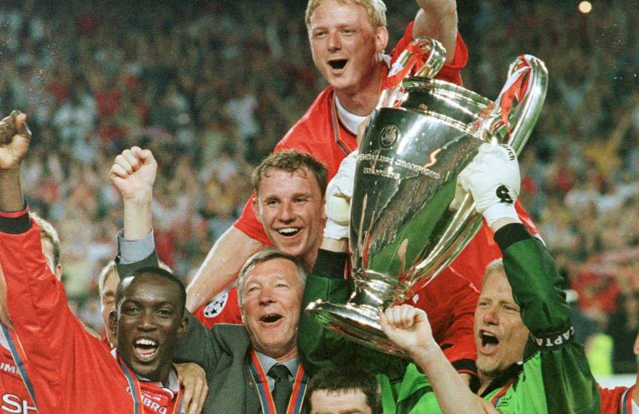 Al final, Manchester United bajo la batuta de Ferguson alcanzó la anhelada Champions League en una temporada sin duda memorable.