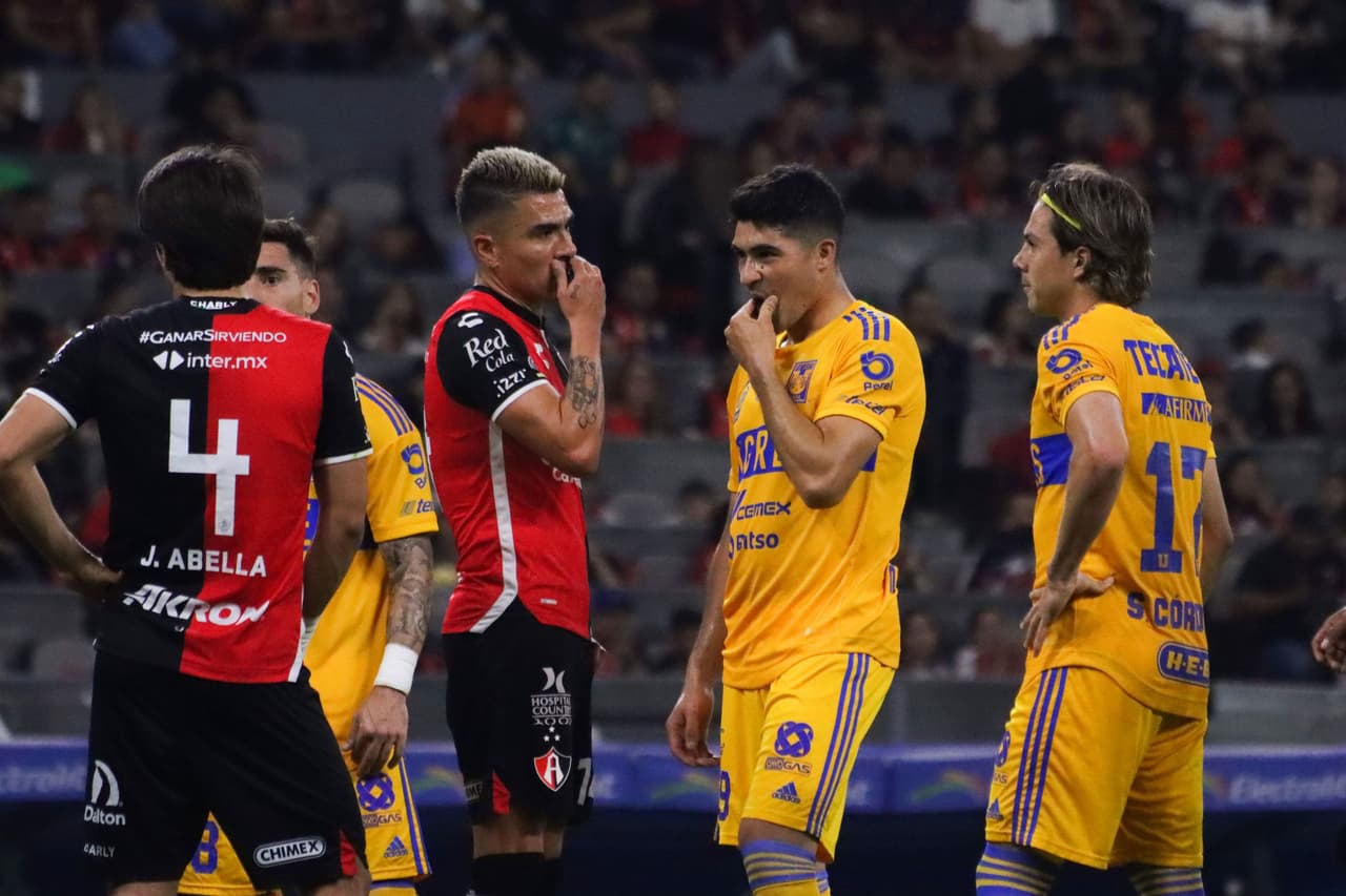 Tigres se llevó una apretada victoria ante Atlas en la Jornada 8 del Clausura 2023 con gol solitario de Nicolás Ibáñez al final del primer tiempo. Los rojinegros nunca se encontraron en el partido pese a que Sebastián Córdova falló un penal al 72. Con la victoria, Tigres llegó a 18 puntos para quedarse en la segunda posición mientras que Atlas suma 6 partidos sin ganar.