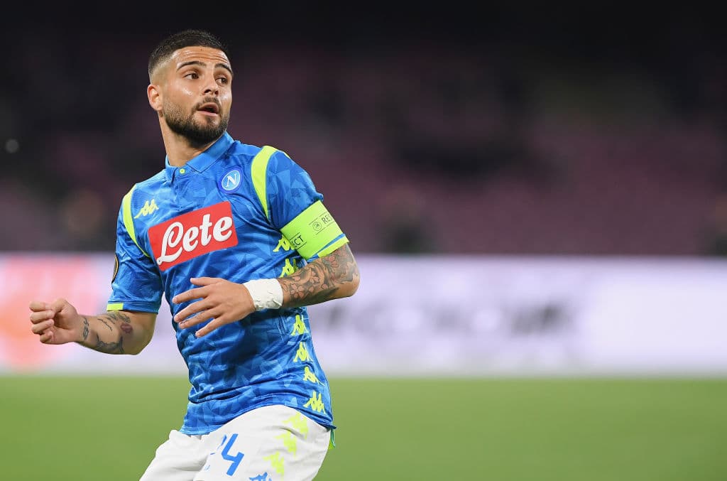 El Napoli le renovaría el contrato al mediocampista Lorenzo Insigne con aumento salarial para evitar que se marche al Atlético de Madrid.