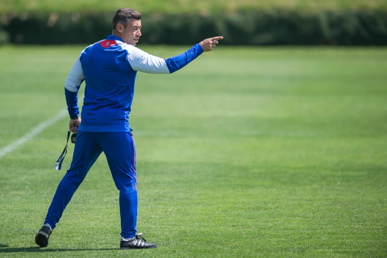 Caixinha tiene que buscar la ruta del triunfo, pues en ocho partidos en la Liga MX apenas tiene una victoria.