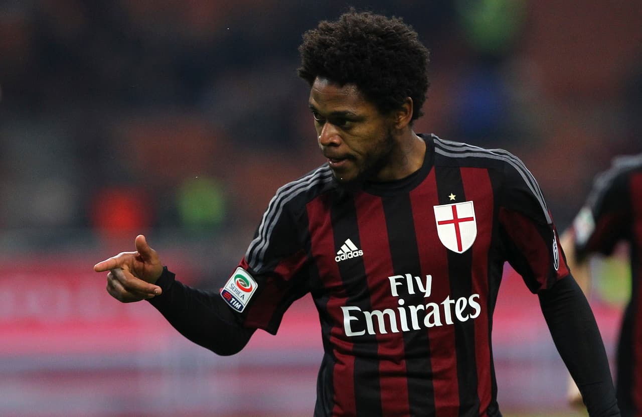 Una temporada y medio estuvo Luiz Adriano como delantero del Milan y su primer dorsal fue el ya inpopular 9.