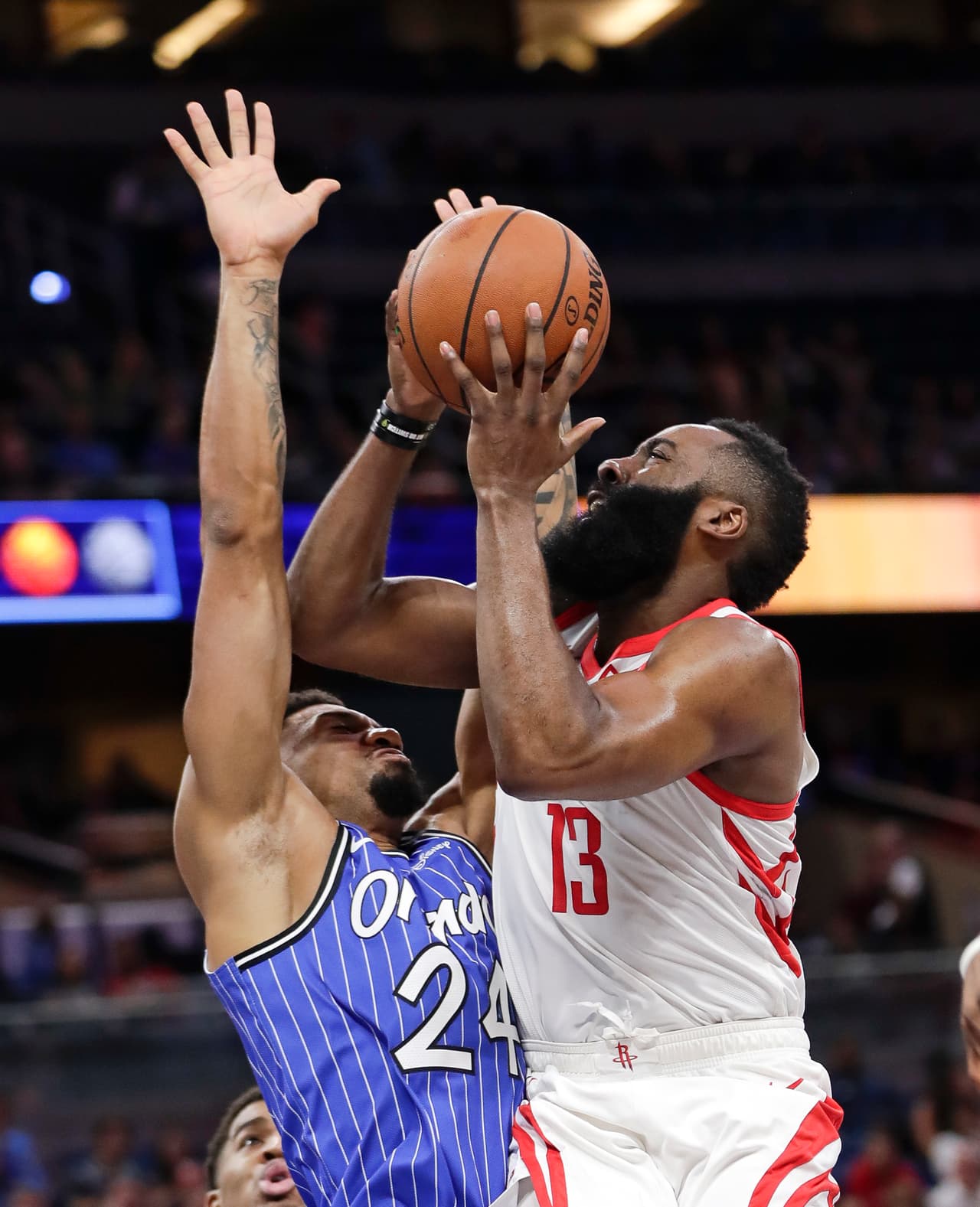 Y si juntamos las dos 'hazañas', cabe decir que fue la peor exhibición de un jugador en los tiros de tres puntos en un solo juego en la historia de la NBA.