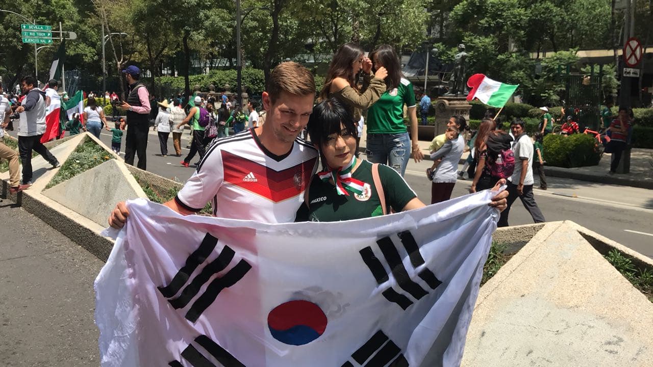 La clasificación de Méxicos a octavos de final tuvo como protagonistas a Corea del Sur y Alemania, con el triunfo del primero sobre el segundo para prender la fiesta en el Ángel de la Independencia.
