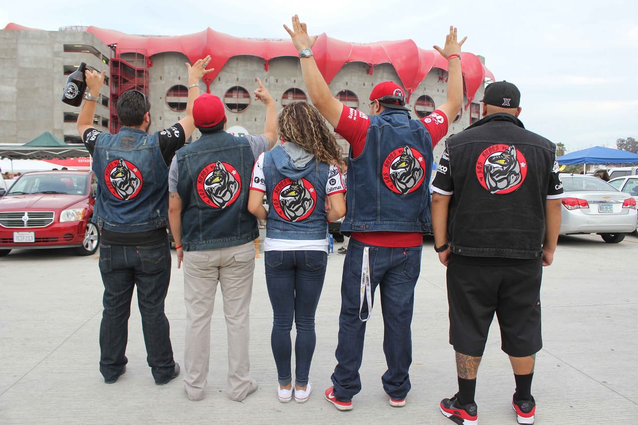 El colorido de la afición en la Jornada 8