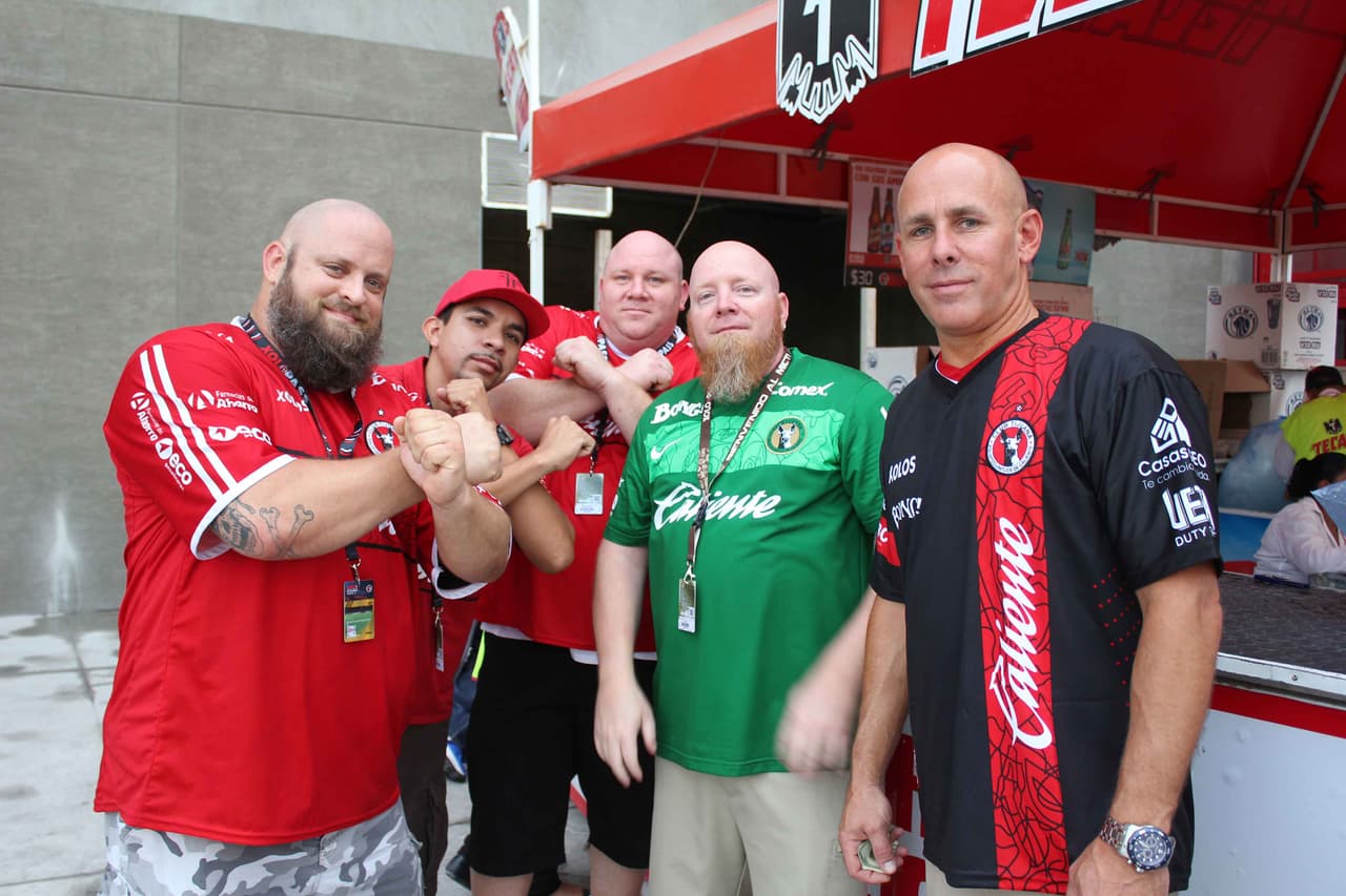 El colorido de la afición en la Jornada 8