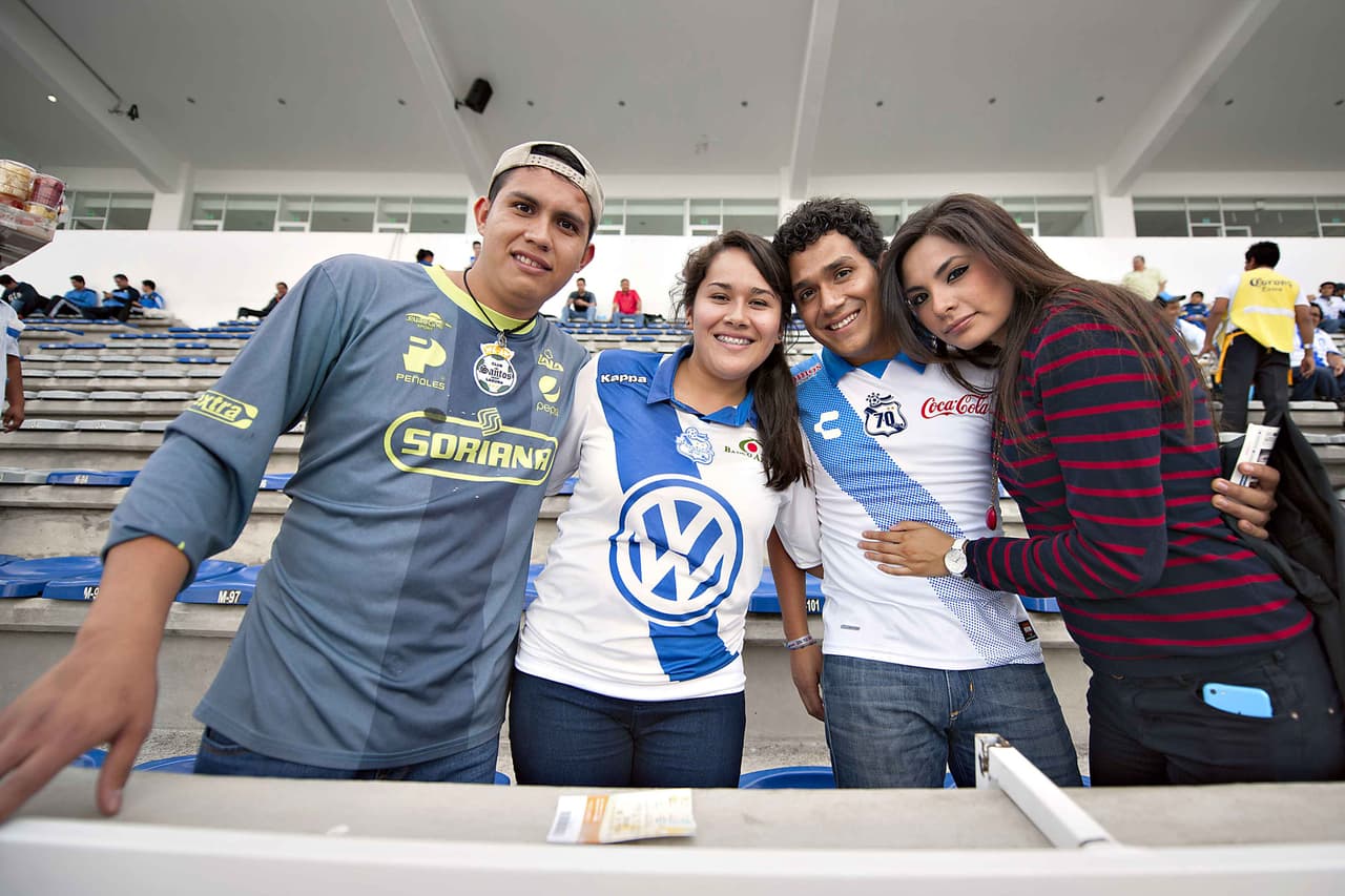 El colorido de la afición en la Jornada 8