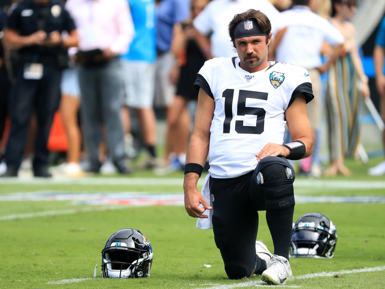 CHARLOTTE, NORTH CAROLINA - OCTOBER 06: Gardner Minshew #15 of the Jacksonville Jaguars warms up before their game against the Carolina Panthers at Bank of America Stadium on October 06, 2019 in Charlotte, North Carolina. (Photo by Streeter Lecka/Getty Images)