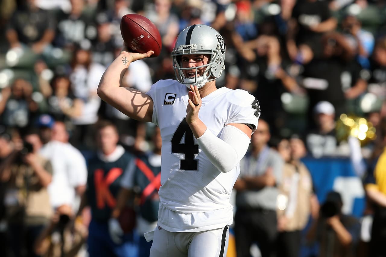 04 Derek Carr - Oakland Raiders: U$25,005,000