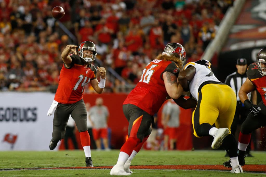 'Fitzmagic' parecía regresar cuando encontró con un pase de touchdown de 34 yardas a Mike Evans para respirarle en la nuca a los Steelers 30-27 y restando 5:43 y con tres tiempos fuera por pedir.