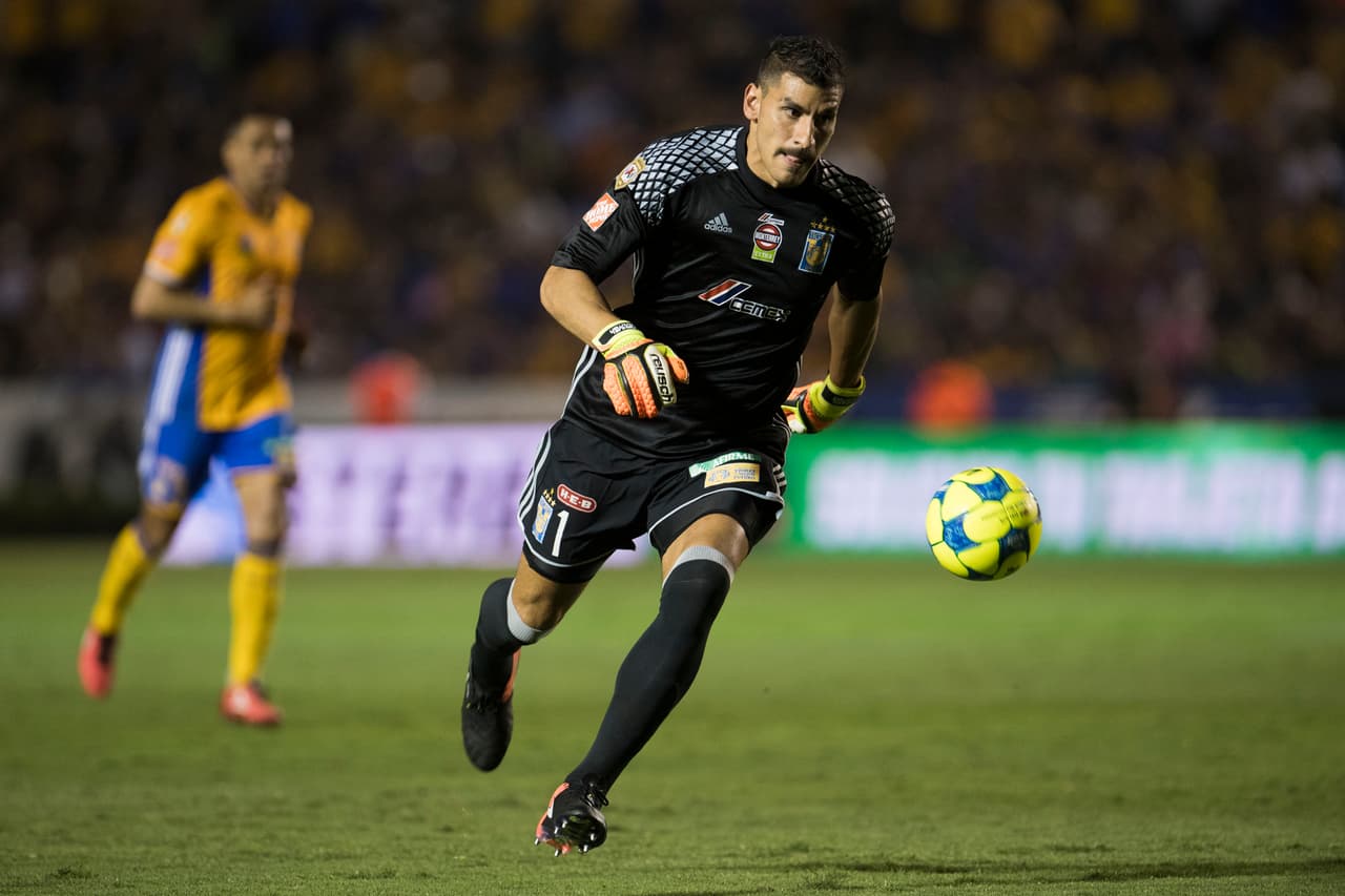 Nahuel Guzmán poco pudo hacer en el gol.