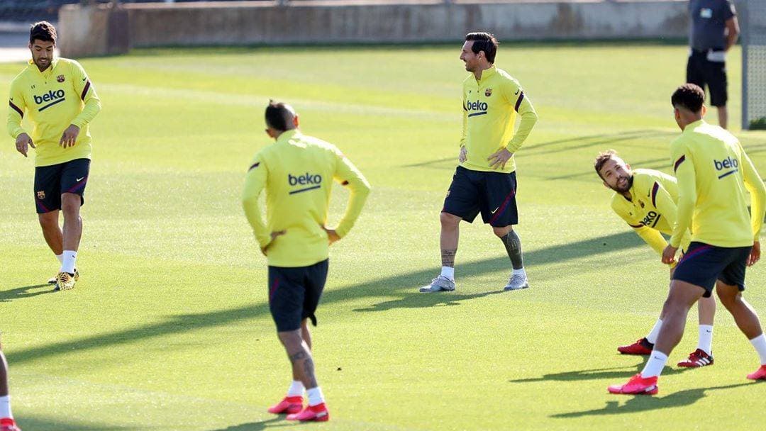 A Leo se le vio sonriendo y muy feliz, feliz por volver a patear la pelota.