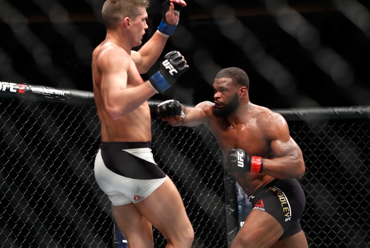 Tyron Woodley retuvo el cetro welter de la UFC tras derrotar a Stephen Thompson
