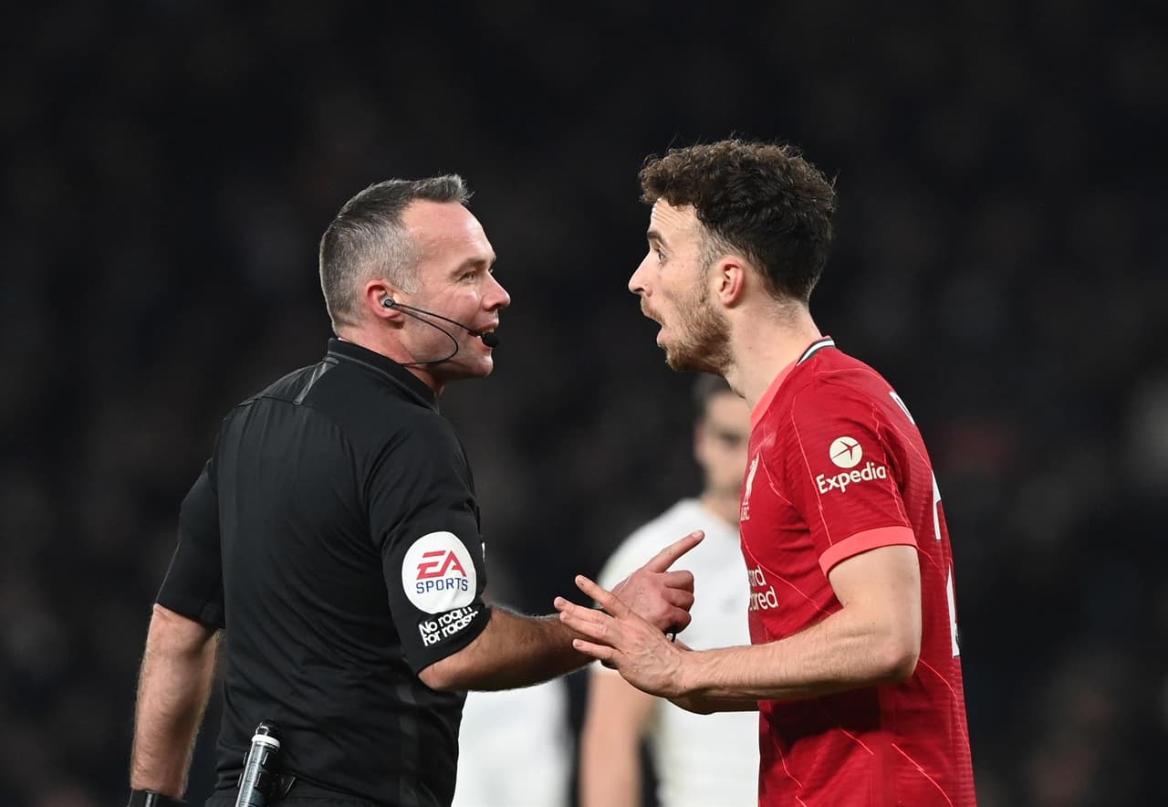 Liverpool y Tottenham reparten puntos durante la J18 de la Premier League. Harry Kane y Son Heung-Min anotaron a favor de los Spurs, mientras que Diogo Jota y Andrew Robertson, quien también salió expulsado al 77', lo hicieron para los visitantes.