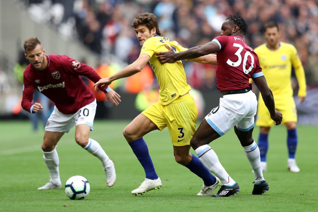 Aún así, Chelsea trató de reaccionar para no perder el primer lugar contra Liverpool, que tras su victoria de la jornada sabatina llegó a seis triunfos en igual cantidad de juegos.