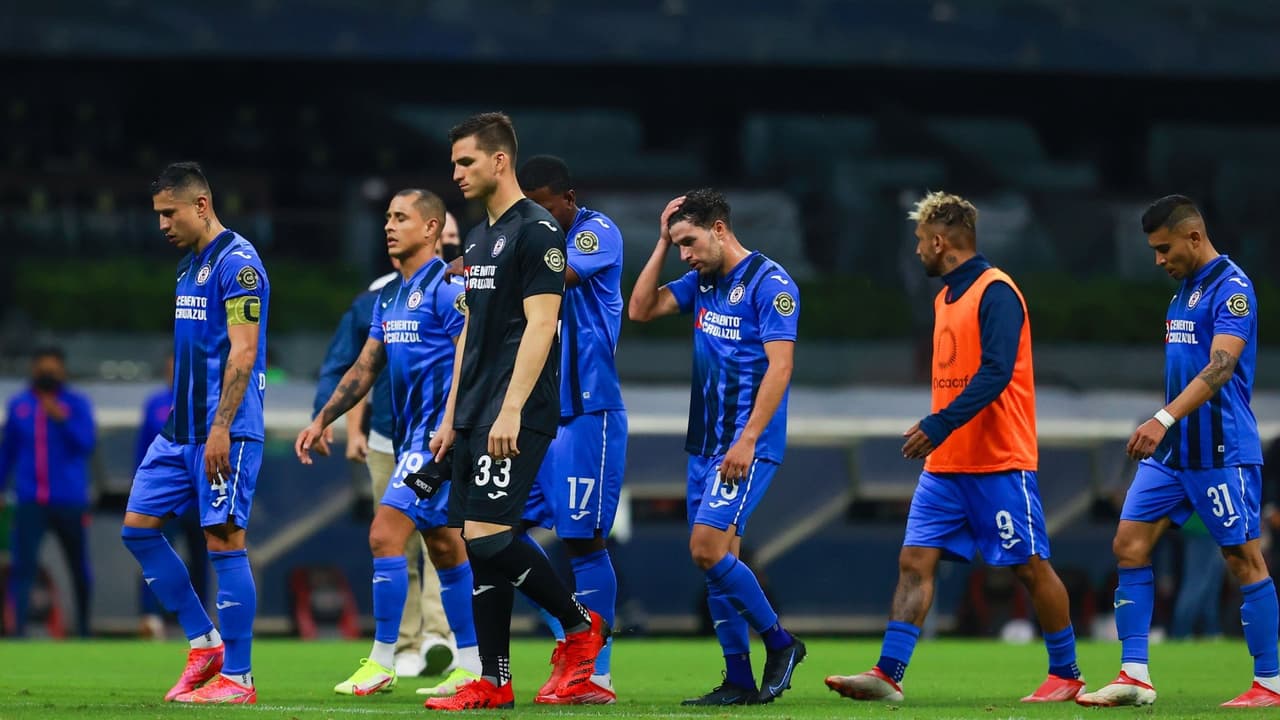 Se avecina desbandada en Cruz Azul con por lo menos cinco bajas