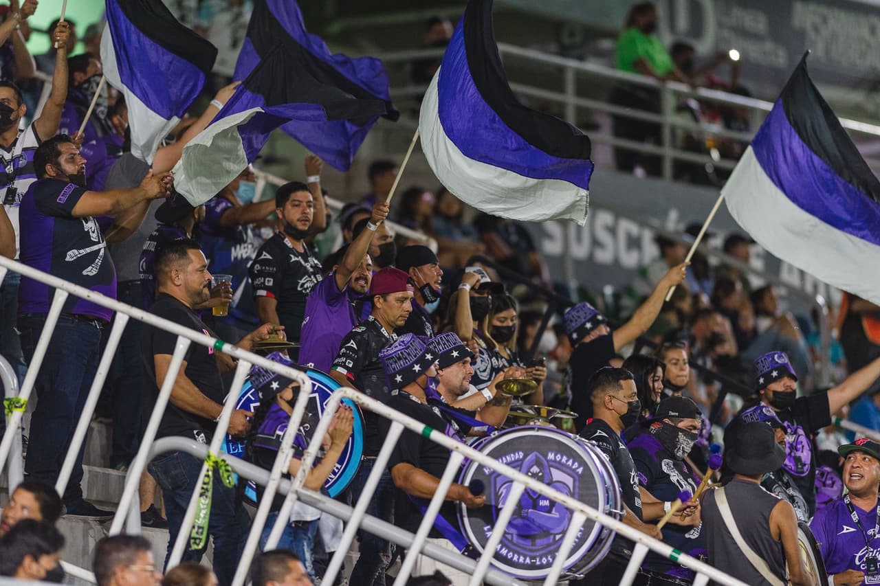 Detienen a aficionados de Santos por agresiones en Mazatlán