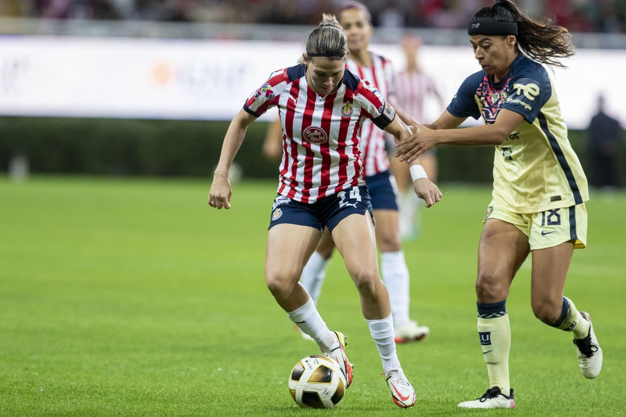 during the game Guadalajara vs America, corresponding to Quarterfinal second leg round match of Torneo Apertura Grita Mexico A21 of the Liga BBVA MX Femenil, at Akron Stadium, on December 06, 2021.
<br>
<br> durante el partido Guadalajara vs America, correspondiente al partido de vuelta de Cuartos de Final del Torneo Apertura Grita Mexico A21 de la Liga BBVA MX Femenil, en el Estadio Akron, el 06 de diciembre de 2021.